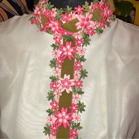 Vintage 1970s XS women’s lace floral embroidered pink & cream long sleeve dress - Picture 4 of 10